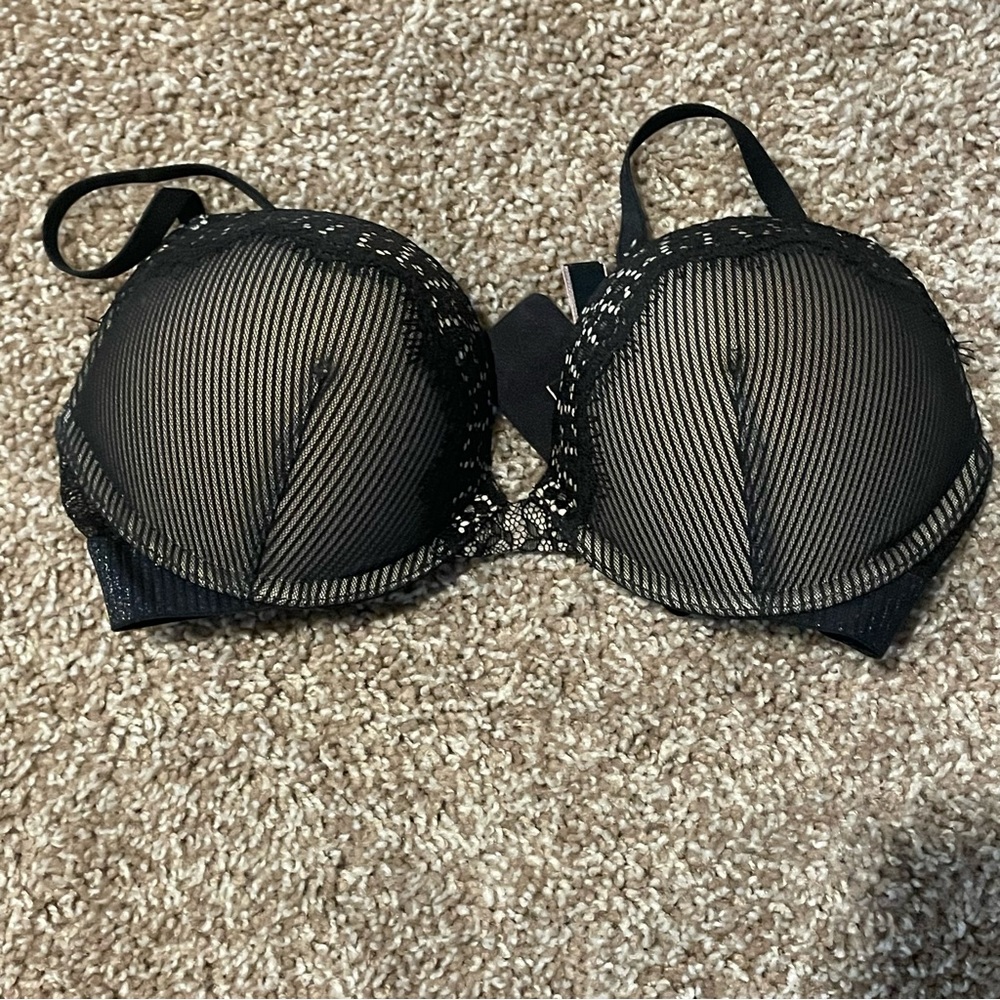 Victoria Secret Bombshell Bra